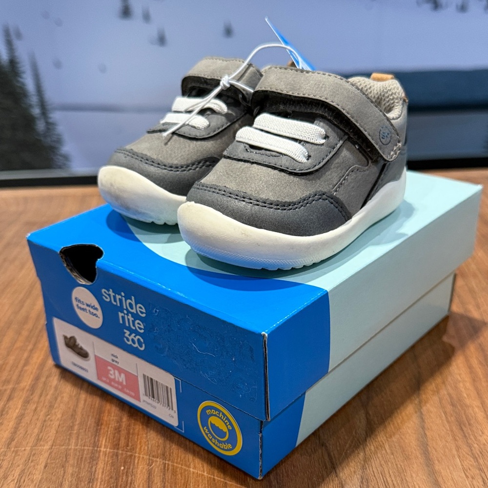 Stride Rite Gray and White Toddler Sneakers. Size 3